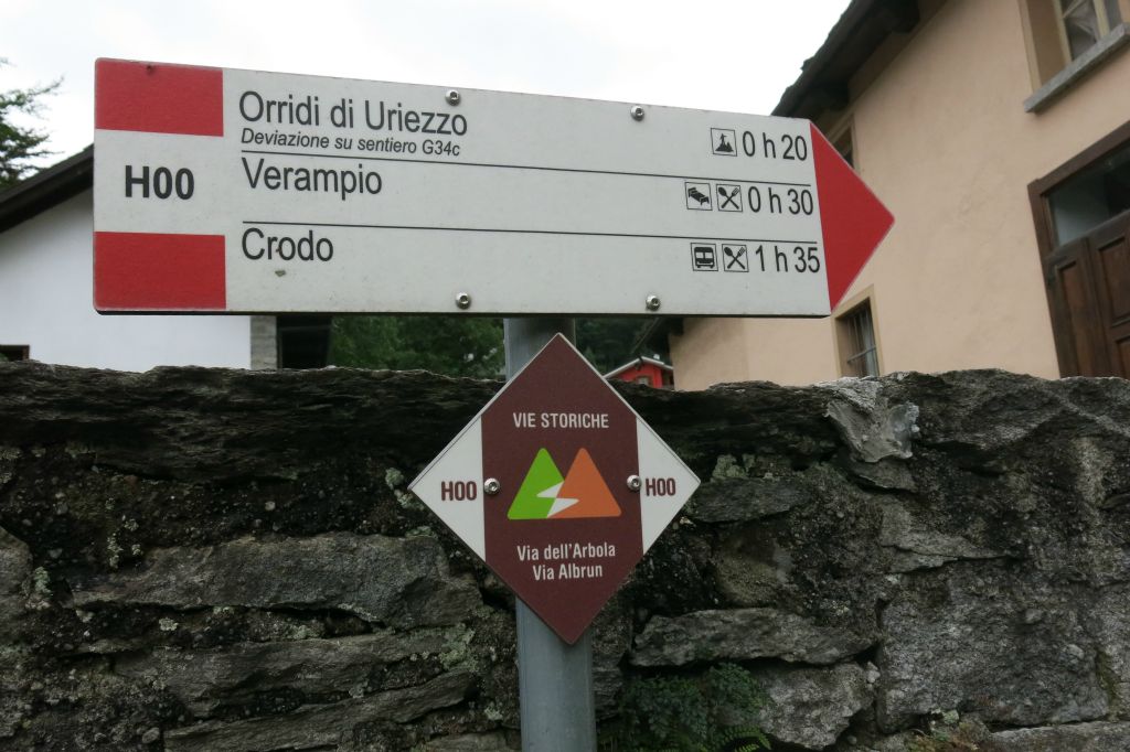 Départ pour une balade dans les Gorges d'Uriezzo ( Orridi di Uriezzo )